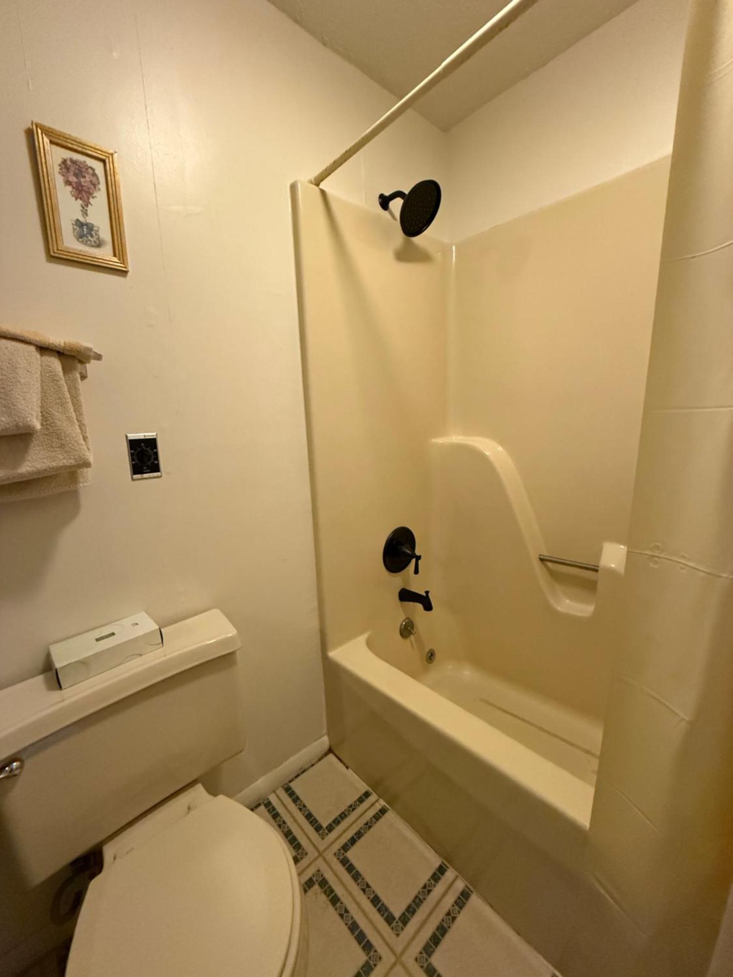 Eagle Village 3*